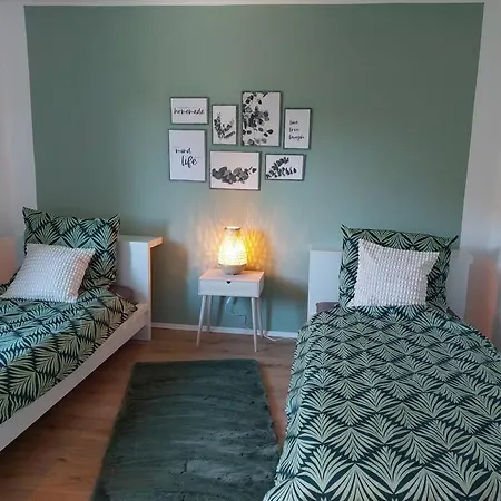 Gemuetliche Familienwohnung Mit Wlan Und Stellplatz *